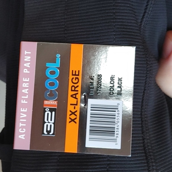 NWT 32 Degrees Women's active Flare Black Pant - Picture 6 of 8